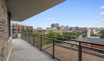 2001 15TH St N 306, Arlington, VA 22201