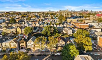 29 W 9TH St, Bayonne, NJ 07002