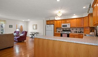 108 Lock Ln, Alum Creek, WV 25003