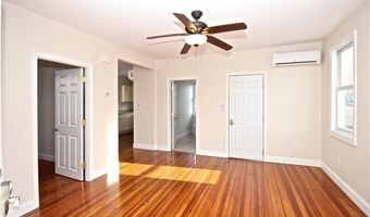 668 Thames St 2, Newport, RI 02840