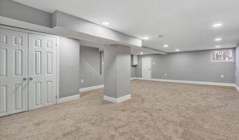 327 LYNDHURST St, Baltimore, MD 21229