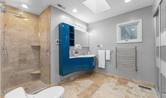 6829 LITTLE RIVER Tpke, Annandale, VA 22003