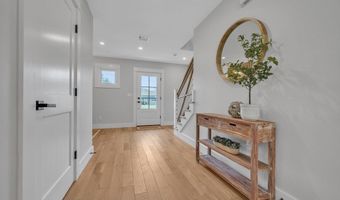 14 Hayes St 1, Acushnet, MA 02743