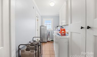 4220 Forest View Rd, Blacksburg, SC 29702