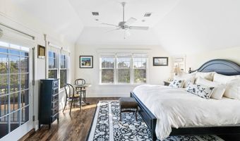 55 Seabreeze Ln, Amagansett, NY 11930