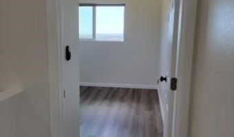 1170 Wanaka St A, Honolulu, HI 96818