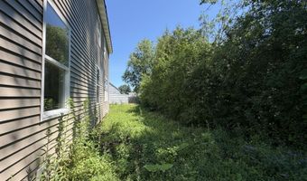 1301 Garland St, Allouez, WI 54301