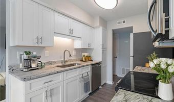 104 Glenleaf Dr, Peachtree Corners, GA 30092