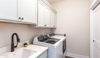 2930 Green Hills Dr, Ames, IA 50014