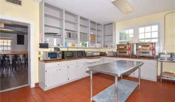 82 COURT Sq, Alexander City, AL 35010