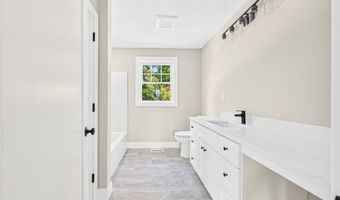 8 Country Ln, Billerica, MA 01821
