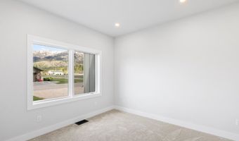 85 COLUMBINE St, Alpine, WY 83128