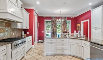 280 St Andrews Ln, Albertville, AL 35951