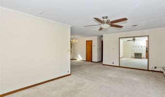 1208 Rapids St, Adel, IA 50003