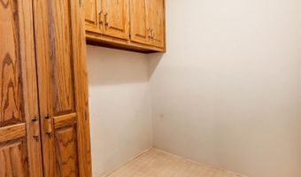 994 COMANCHE Trl, Anniston, AL 36206