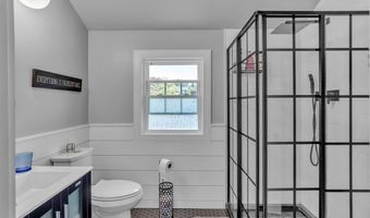1 Fried Ave, Bristol, RI 02809