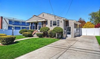 8 Ashby St, Johnston, RI 02919