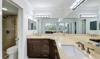 3552 Magellan Cir 122, Aventura, FL 33180