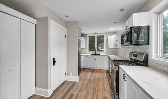 825 Dan St, Akron, OH 44310