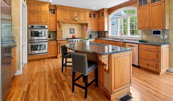 3 RAYMOND Ln, Belle Mead, NJ 08502