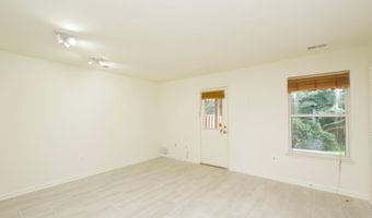 5236 BALLYCASTLE Cir, Alexandria, VA 22315