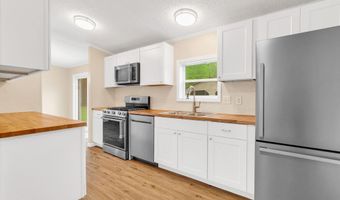2100 Rowe, Applegate, MI 48401