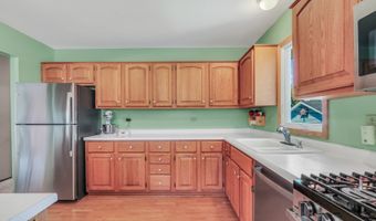 471 Linden Ln, Antioch, IL 60002