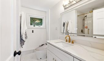 9 Country Pkwy, North Providence, RI 02911