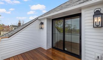 7 Champlin St, Newport, RI 02840