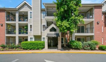 3308 WYNDHAM Cir 321, Alexandria, VA 22302