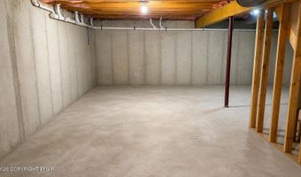 14 W Chickadee Ln, Albrightsville, PA 18210