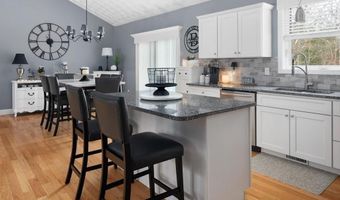 12 Hillside Dr, Charlestown, RI 02813