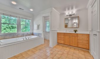 5517 MCKINLEY St, Bethesda, MD 20817