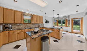 11923 Devonshire St, Algonquin, IL 60102