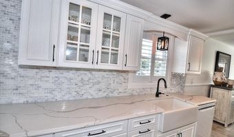 21 Drake Dr, Bayville, NJ 08721