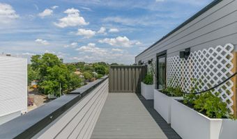 2601 30TH St NE 11, Washington, DC 20018