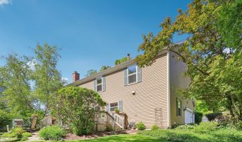 305 BUCKINGHAM Dr, Algonquin, IL 60102