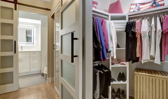 205 YOAKUM Pkwy 314, Alexandria, VA 22304