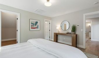 22 Castle St 3, East Greenwich, RI 02818
