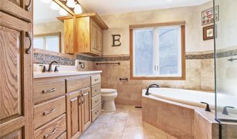 1210 Southview Ln, Albert Lea, MN 56007