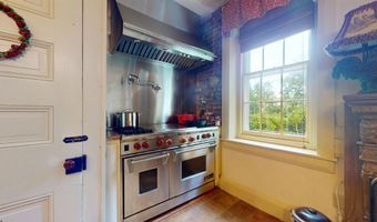 40 N Shore Rd, Absecon, NJ 08201