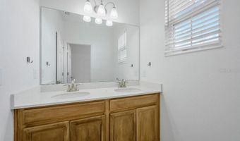 6135 VOYAGERS Pl, Apollo Beach, FL 33572