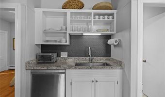 48 Constitution St 1, Bristol, RI 02809