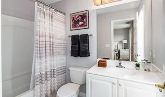 5 Brinscall Ct 5, Danbury, CT 06810