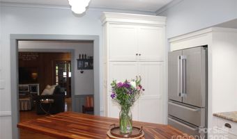 242 Birch Ln, Arden, NC 28704