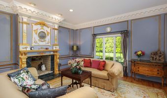 6 Hayes Ct, Atlantic Highlands, NJ 07716