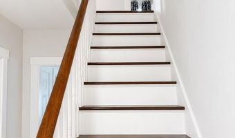 122 Whitney St, Auburn, ME 04210