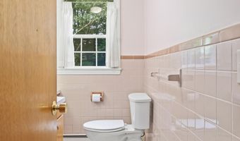 28 Colony Rd, Augusta, ME 04330