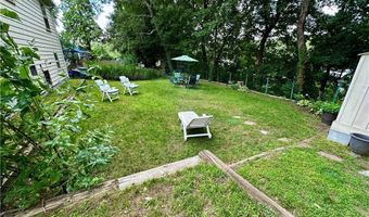 103 Windsor Park Dr, Coventry, RI 02816