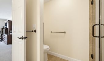 9 Pebble Beach Dr, Bedford, NH 03110